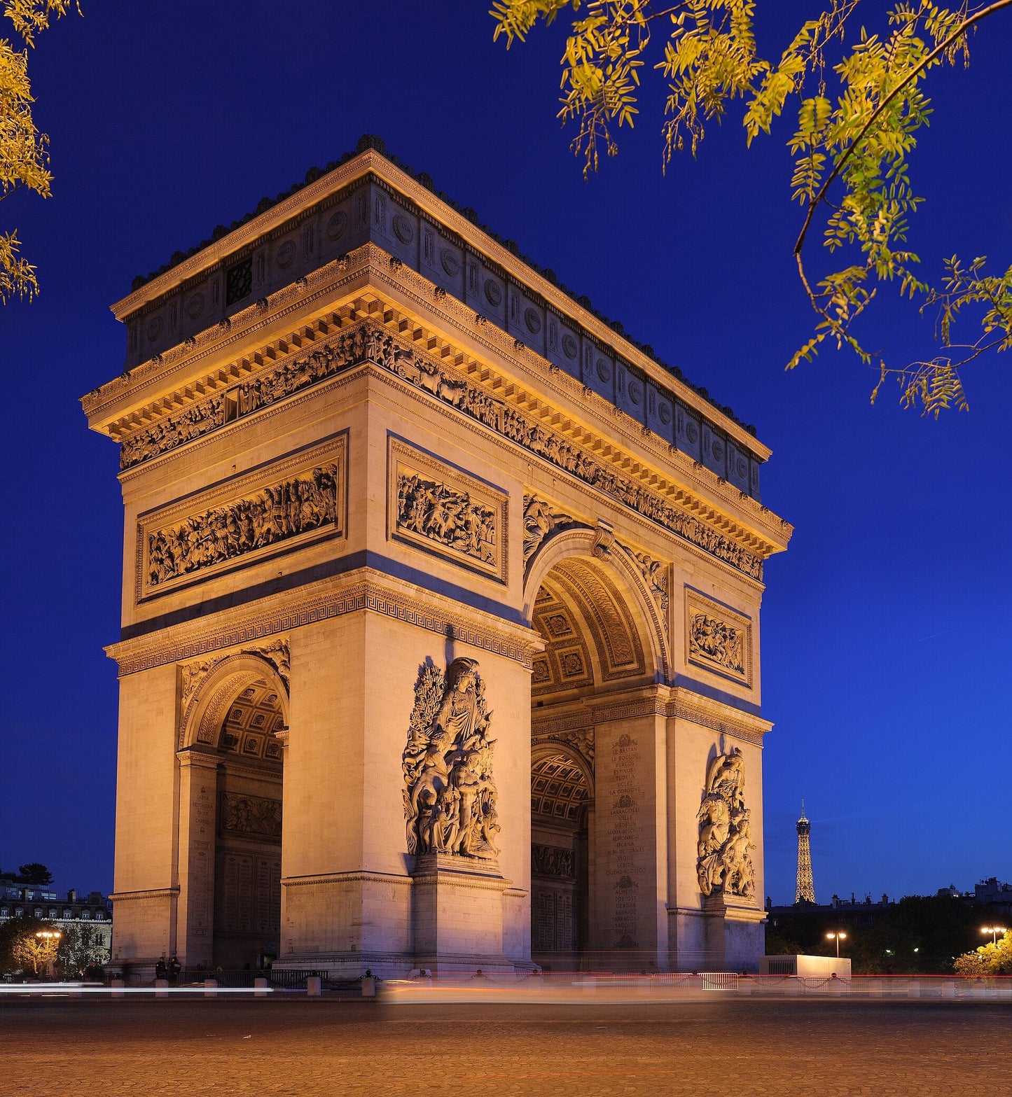 Champs-Élysées & Arc de Triomphe — O Grande Boulevar da História