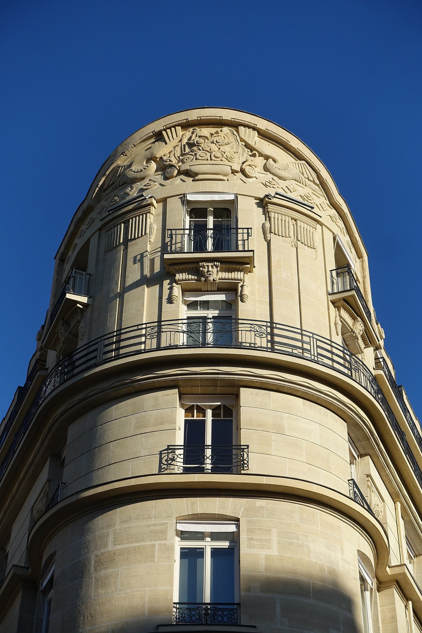 Tour de Compras de Luxo — Haute Couture e Maisons Históricas