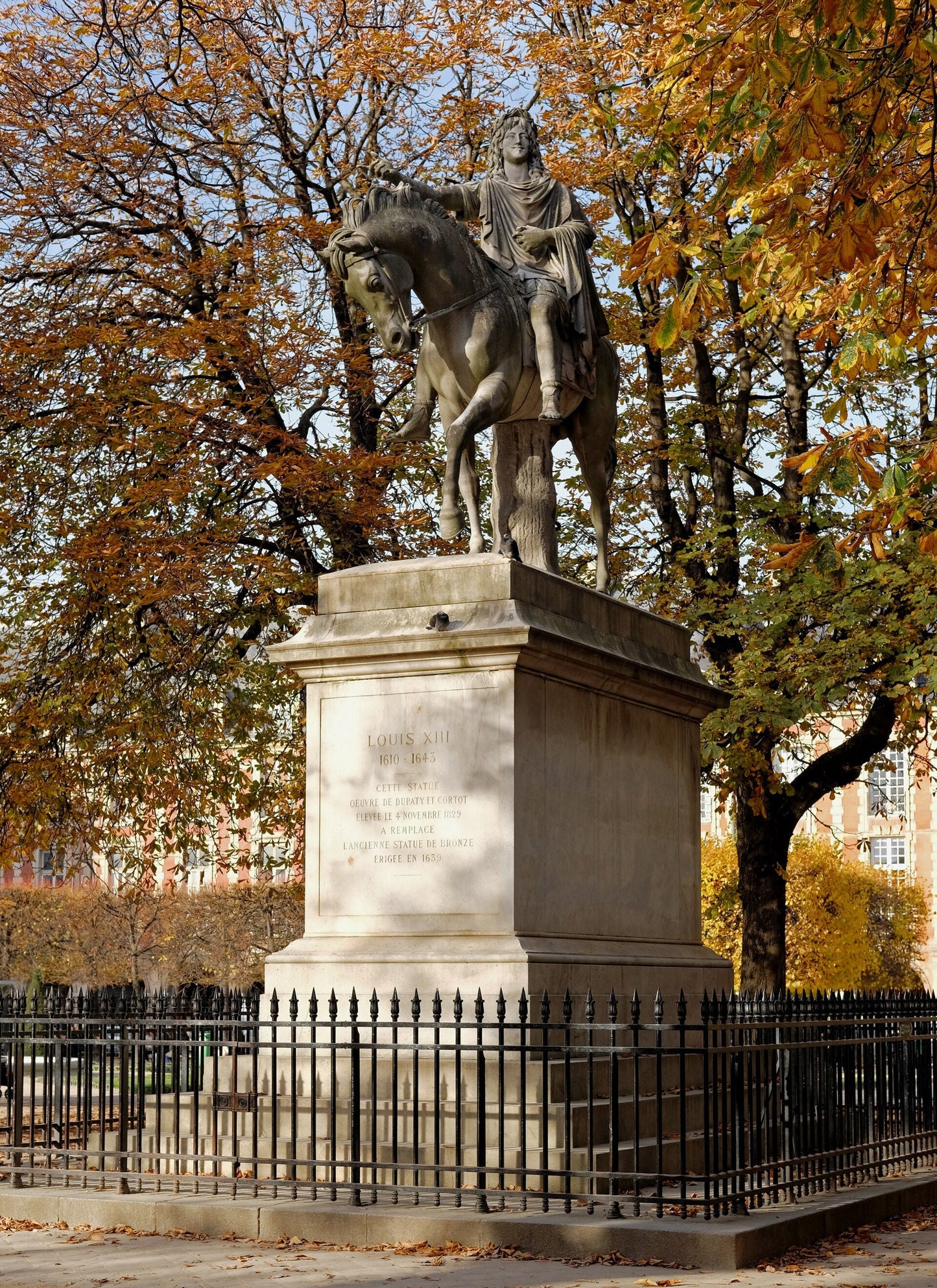 Le Marais — Séculos de História numa Única Rua