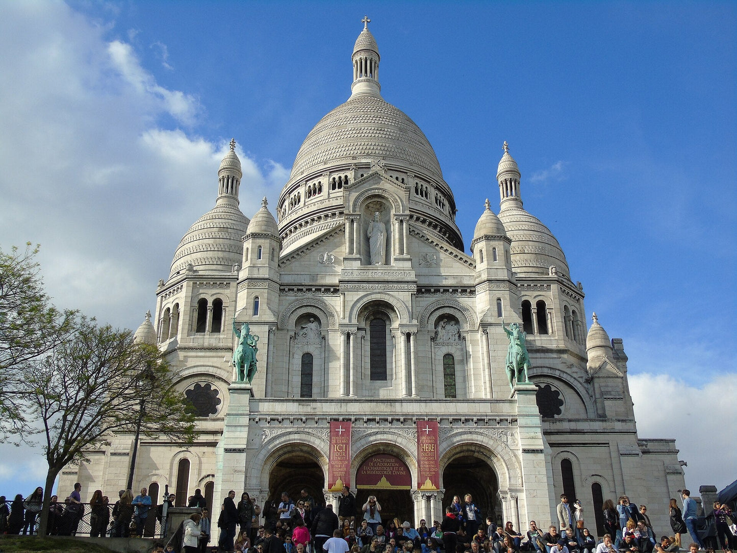 Montmartre — O Bairro dos Artistas e da Boêmia