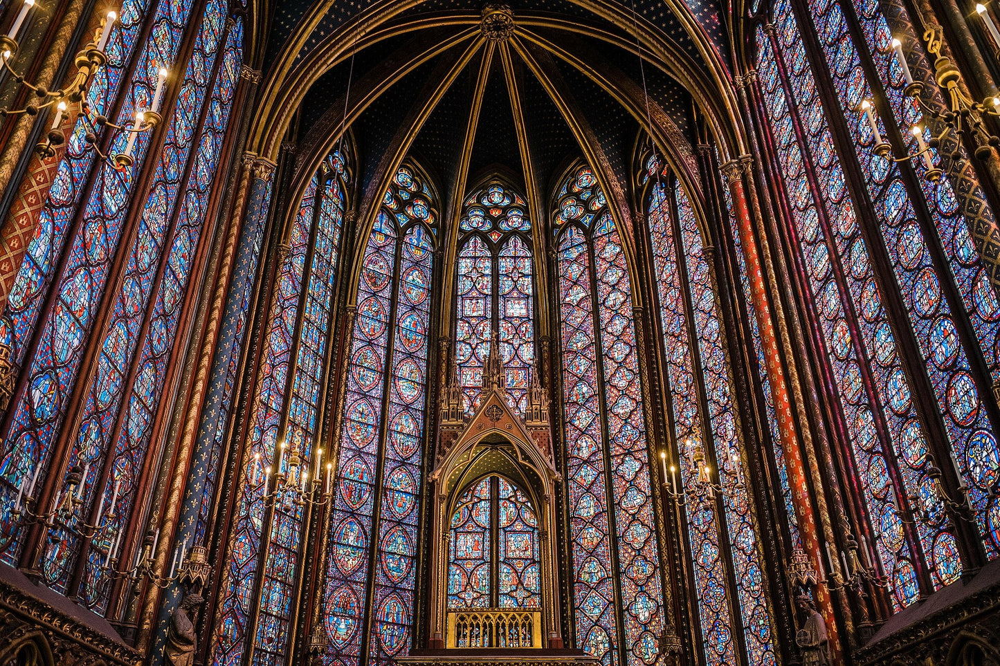 Sainte-Chapelle — Os Mais Belos Vitrais do Mundo