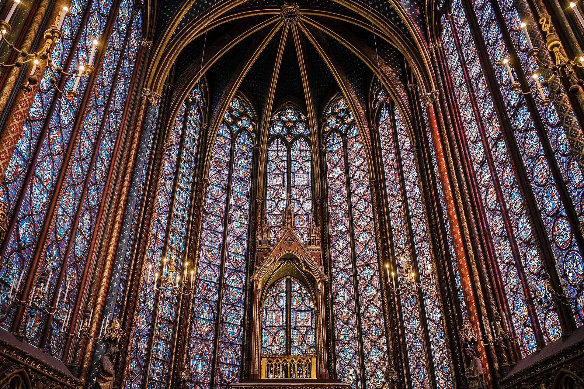 Sainte-Chapelle — Os Mais Belos Vitrais do Mundo