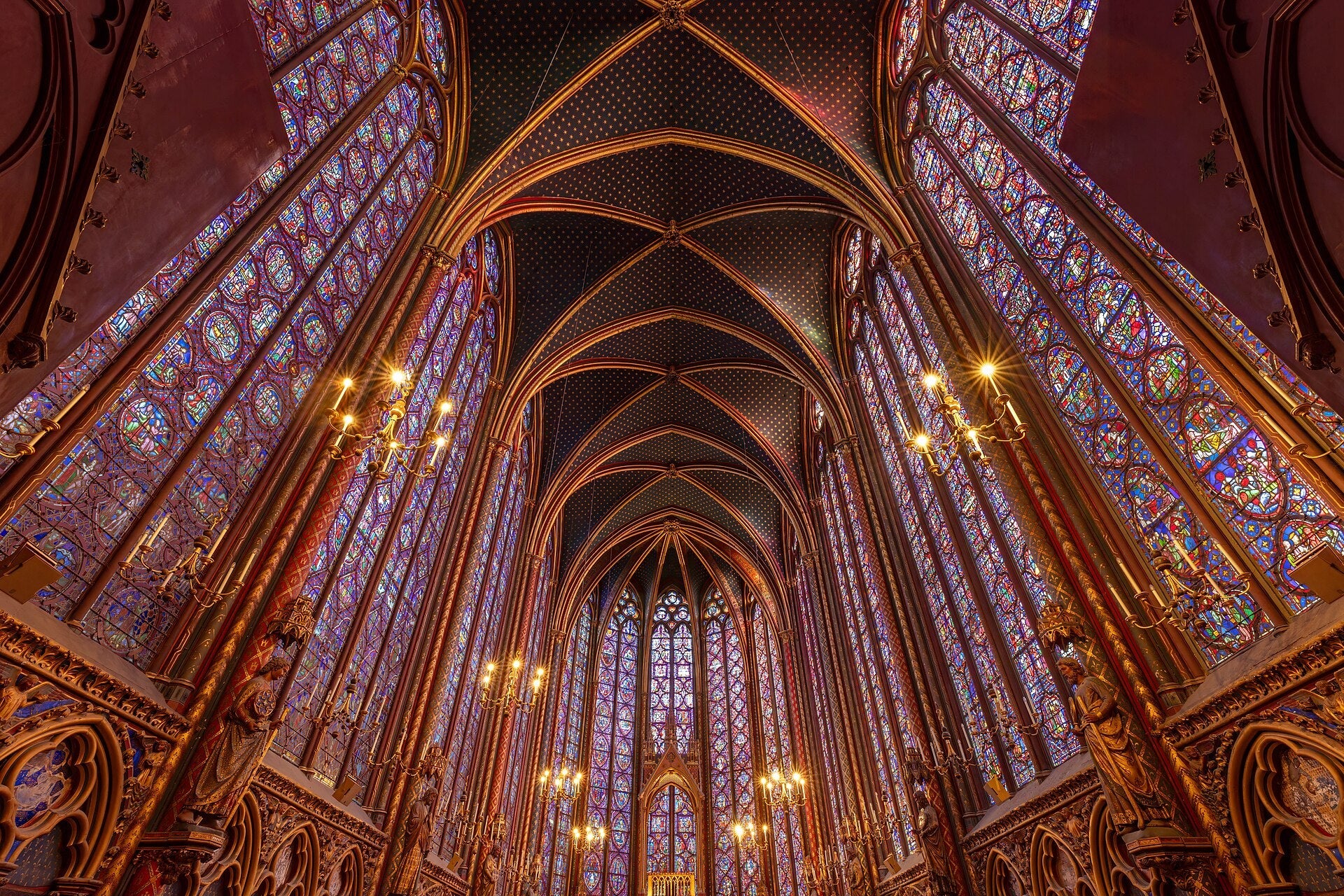 Sainte-Chapelle — Os Mais Belos Vitrais do Mundo